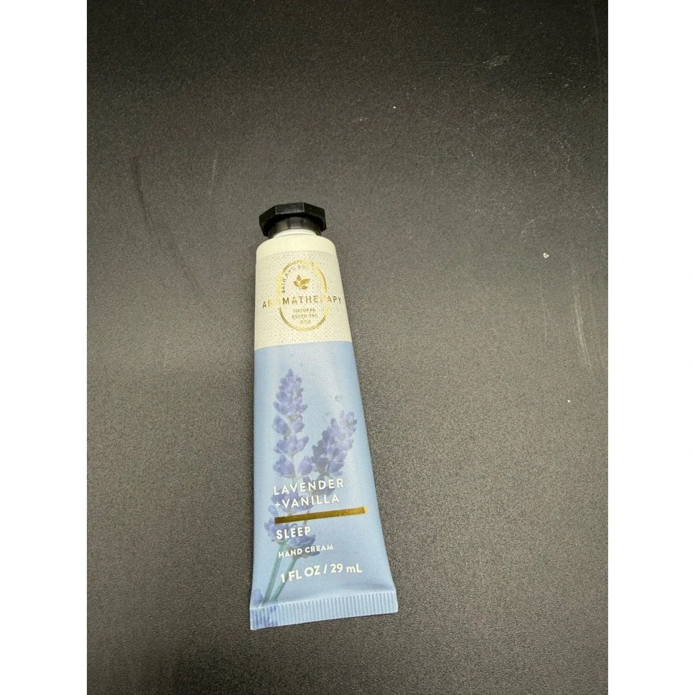 Bath & Body Works Aromatherapy Sleep Lavender Vanilla Hand Cream 1 fl oz 29 mL‎